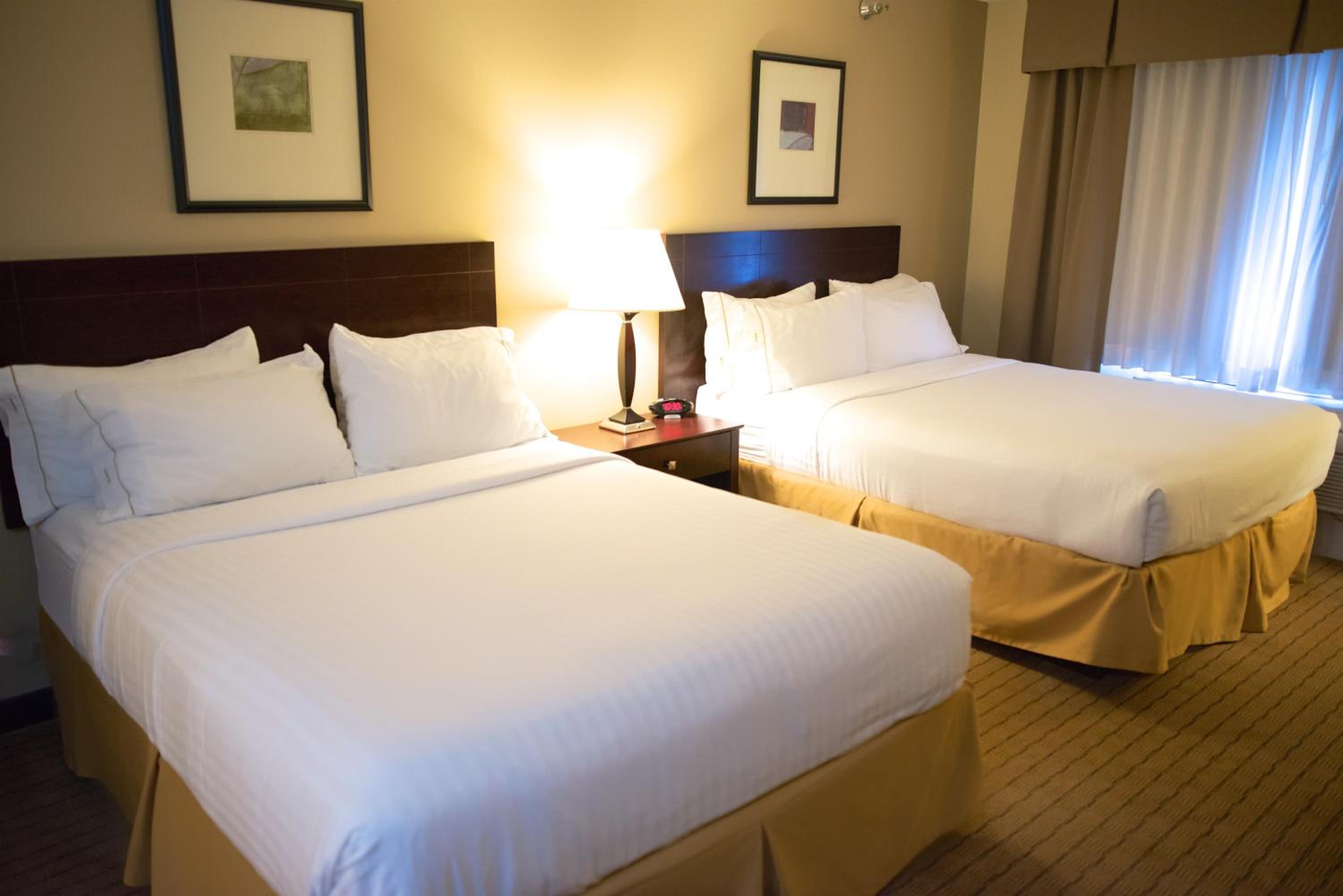 holiday inn express devils lake by ihg