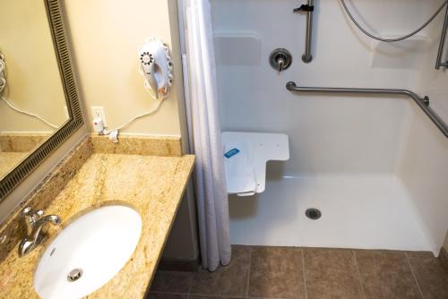 holiday inn express devils lake by ihg