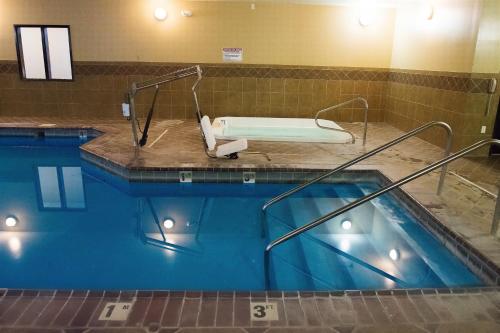 holiday inn express devils lake by ihg