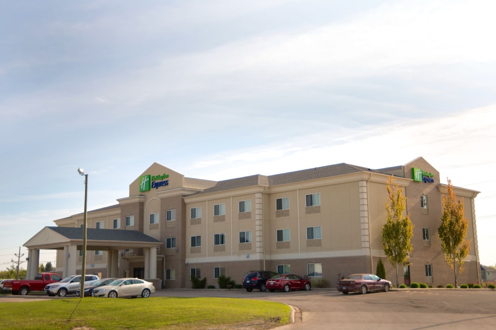 holiday inn express devils lake by ihg