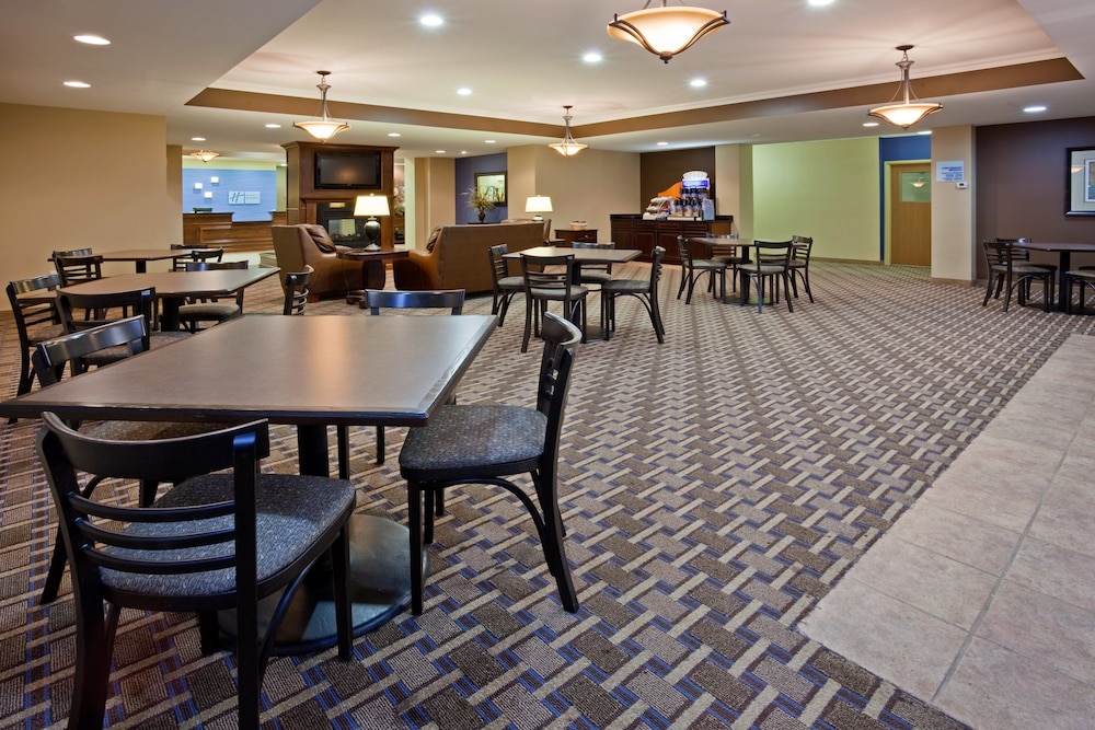 holiday inn express devils lake by ihg