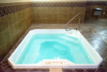 holiday inn express devils lake by ihg