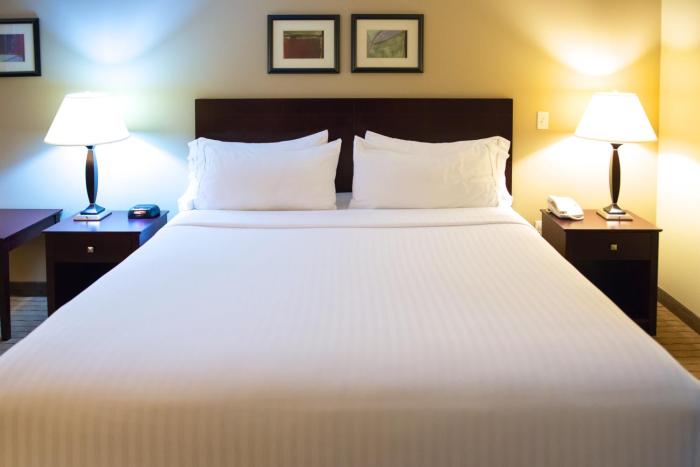 holiday inn express devils lake by ihg