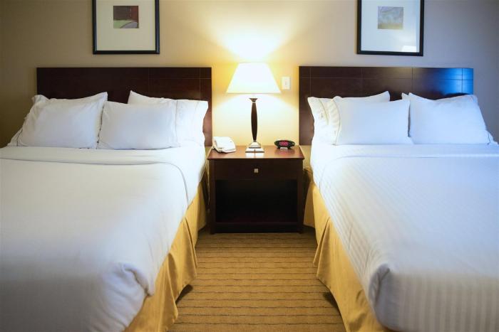 holiday inn express devils lake by ihg