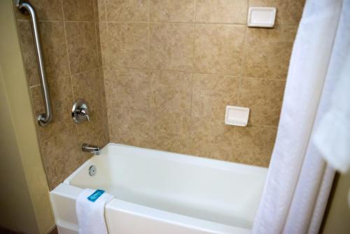 holiday inn express devils lake by ihg