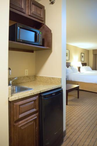 holiday inn express devils lake by ihg