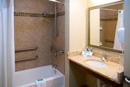 holiday inn express devils lake by ihg