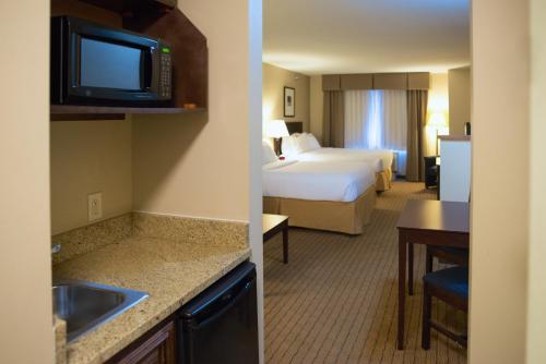 holiday inn express devils lake by ihg