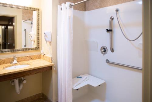 holiday inn express devils lake by ihg