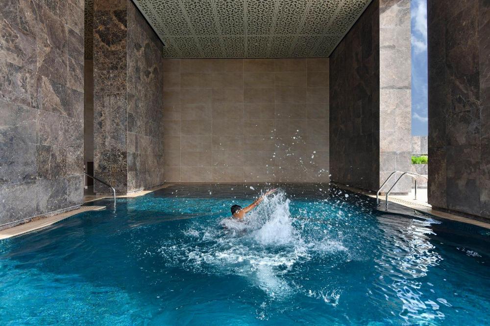 voco doha west bay suites