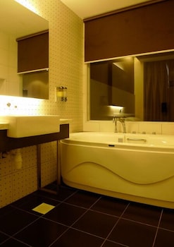 hotel austin paradise