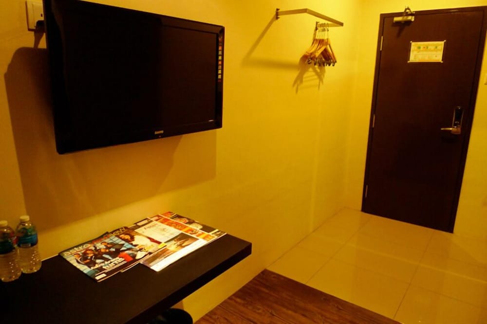 hotel austin paradise