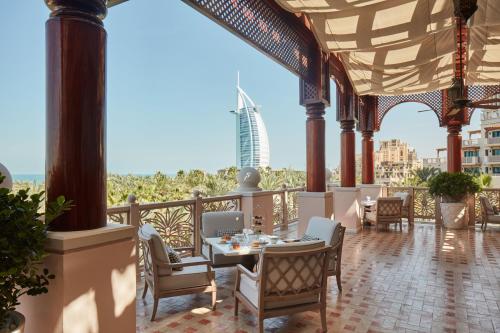 jumeirah al qasr dubai