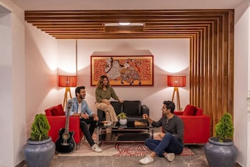 the hosteller bam rishikesh