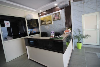 hotel classic bar and restaurant