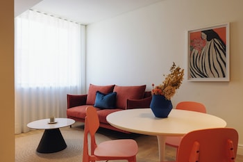 the trade boutique hotel