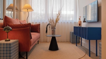 the trade boutique hotel