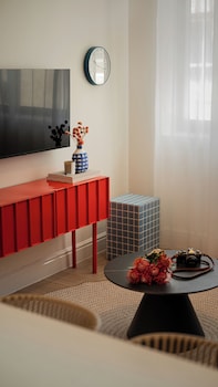 the trade boutique hotel