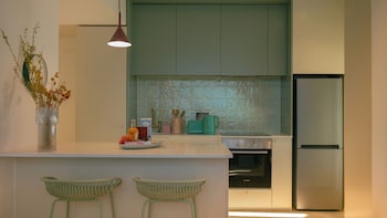 the trade boutique hotel