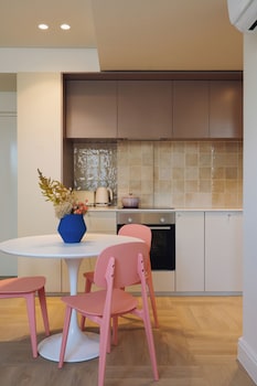 the trade boutique hotel