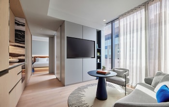 lanson place parliament gardens