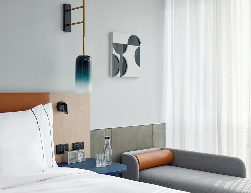 lanson place parliament gardens