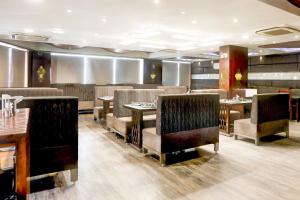 super townhouse prahladnagar