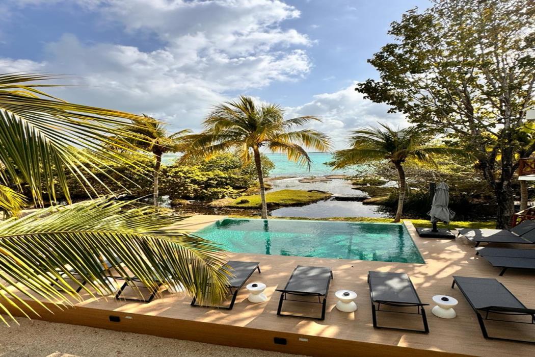 azulea bacalar hotel and spa lagoon front