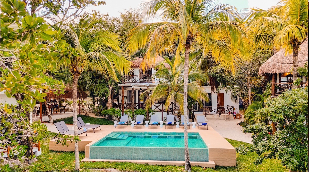 azulea bacalar hotel and spa lagoon front