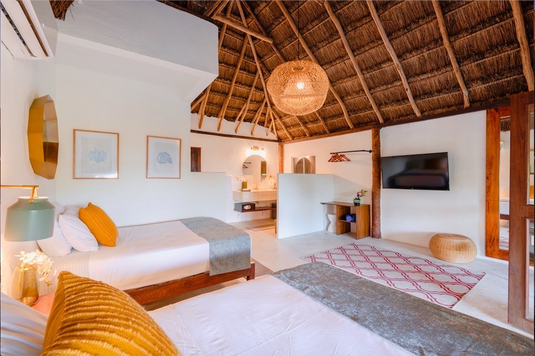 azulea bacalar hotel and spa lagoon front