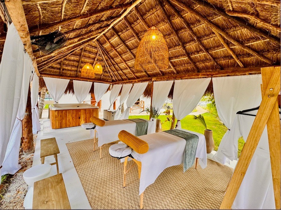 azulea bacalar hotel and spa lagoon front