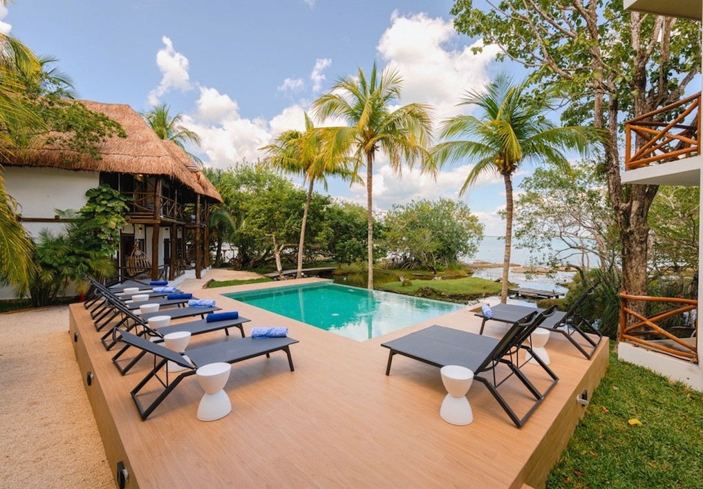 azulea bacalar hotel and spa lagoon front
