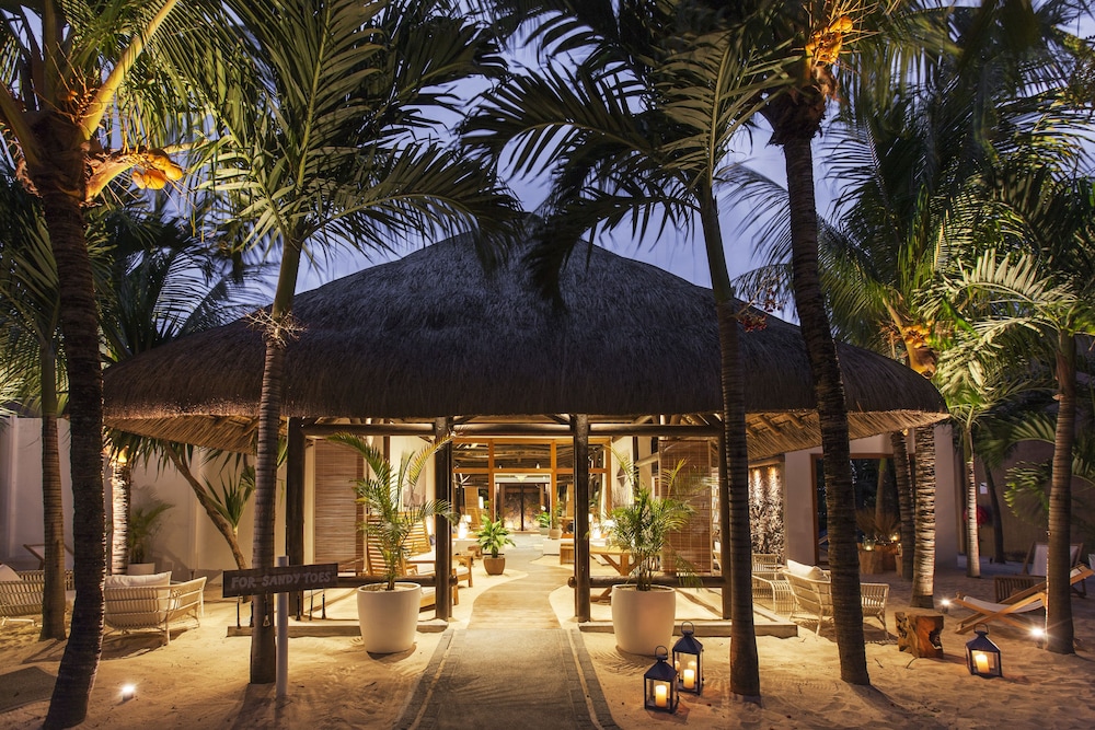 veranda pointe aux biches hotel