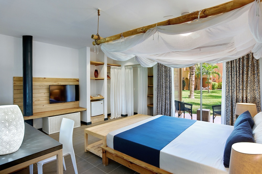 veranda pointe aux biches hotel