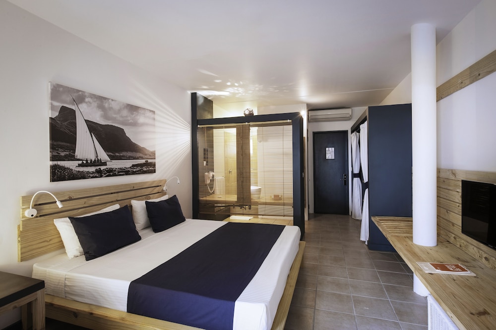 veranda pointe aux biches hotel
