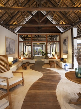 veranda pointe aux biches hotel