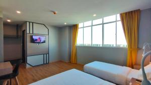uptown hotel
