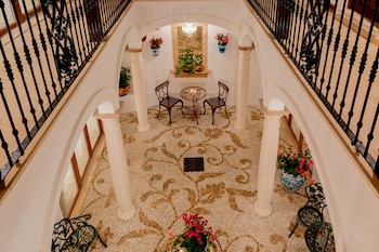 casa del patio boutique apartments