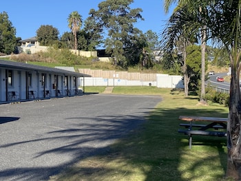 the seaview tavern motel