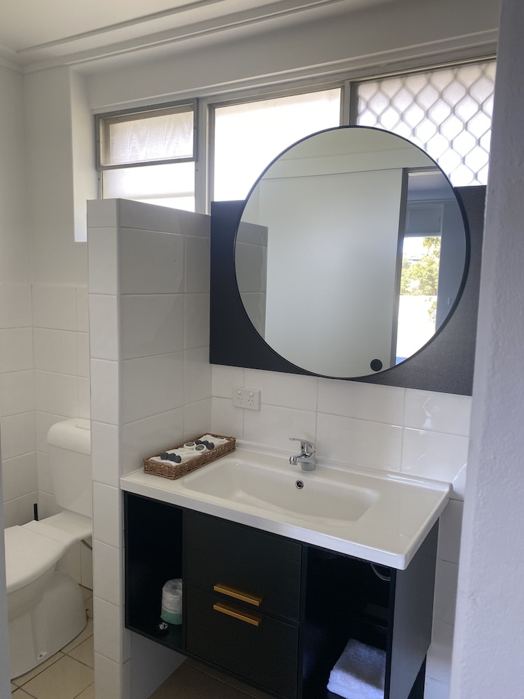 the seaview tavern motel