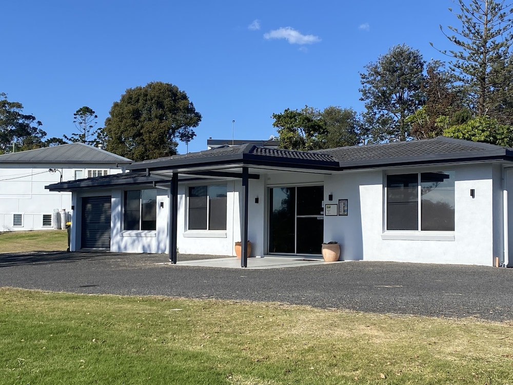 the seaview tavern motel