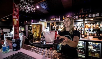 the seaview tavern motel