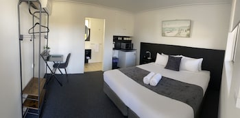 the seaview tavern motel