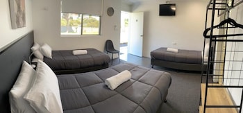 the seaview tavern motel