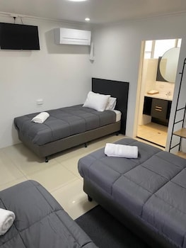 the seaview tavern motel