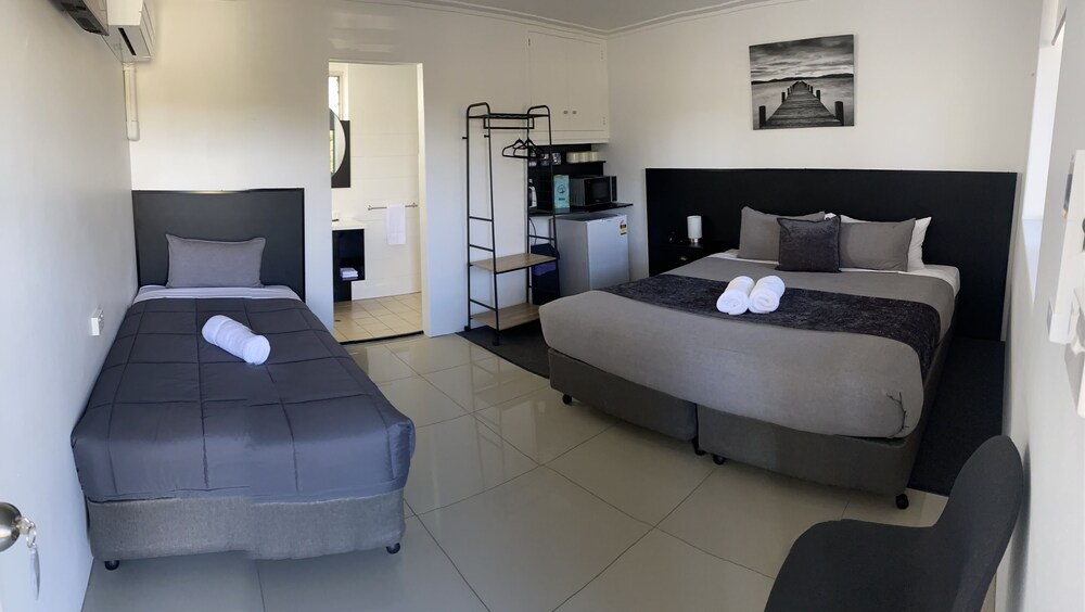 the seaview tavern motel