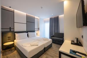 admiro hotel