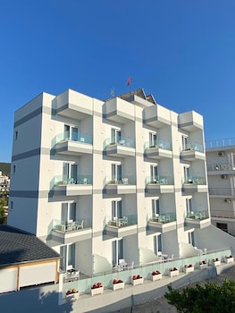 admiro hotel