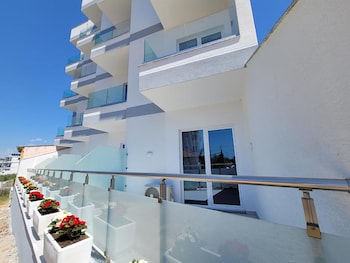 admiro hotel