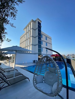 admiro hotel